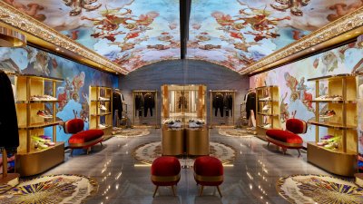 De nieuwe Dolce & Gabbana-winkel in Rome heeft een digitale fresco